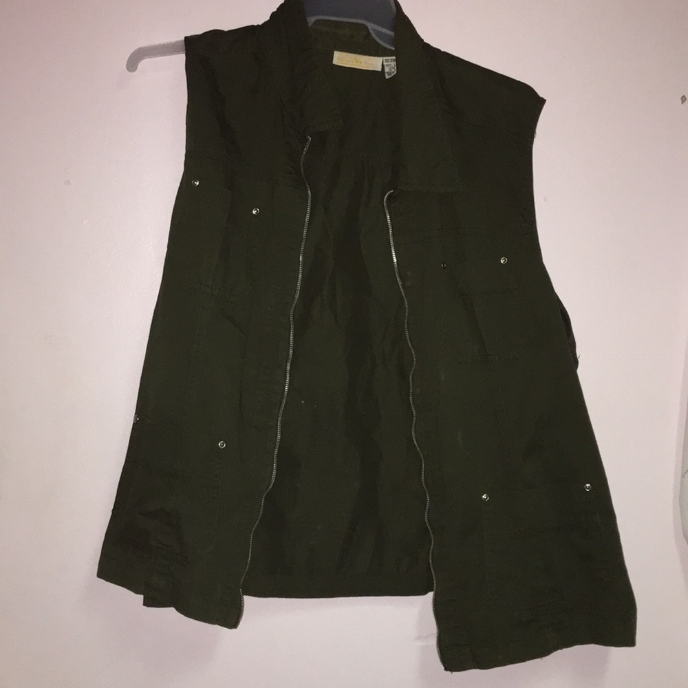 Light vest